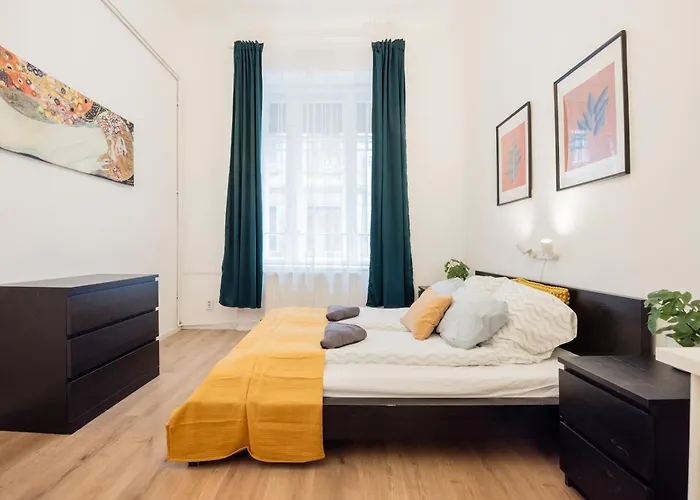 Cozy 4-bedroom & 3-bathroom For Groups Apartmán