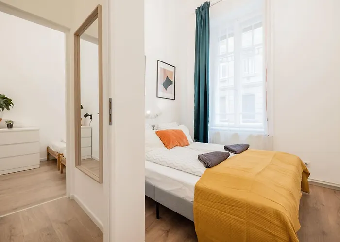 Apartmán Cozy 4-bedroom & 3-bathroom For Groups Budapešť