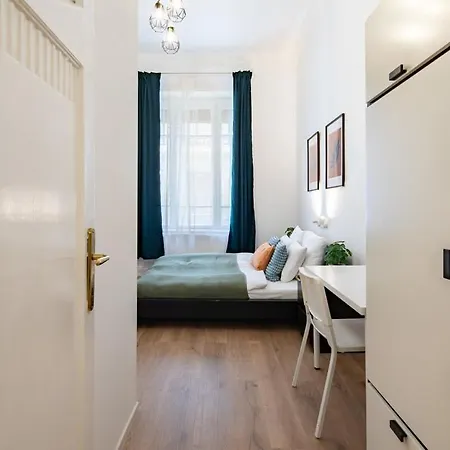 - Large - Modern At River Apartment