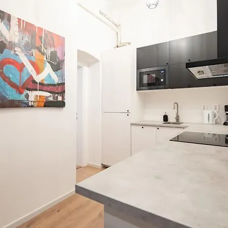 - Large - Modern At River Apartment *