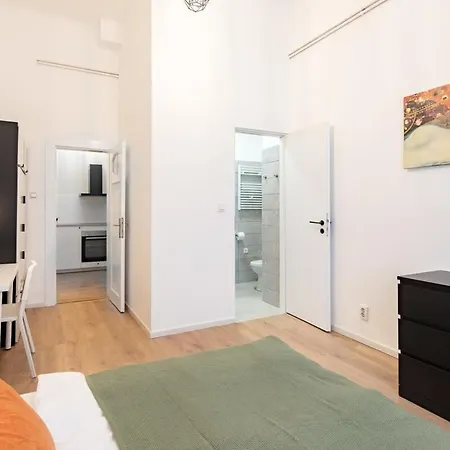 Apartment - Large - Modern At River *