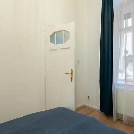 Apartment - Large - Modern At River