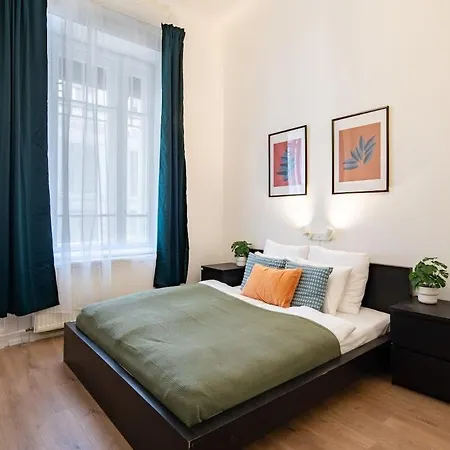 - Large - Modern At River Apartment Budapest