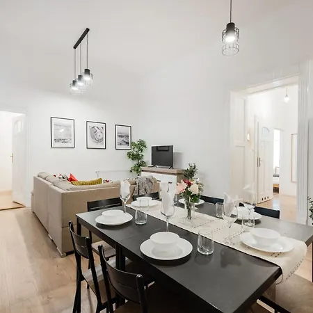 Cozy 4-bedroom&3-bathroom For Groups * Budapeszt