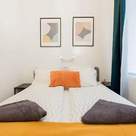 Cozy 4-bedroom & 3-bathroom For Groups * 布达佩斯