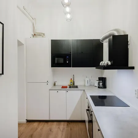Cozy 4-bedroom & 3-bathroom For Groups * 布达佩斯