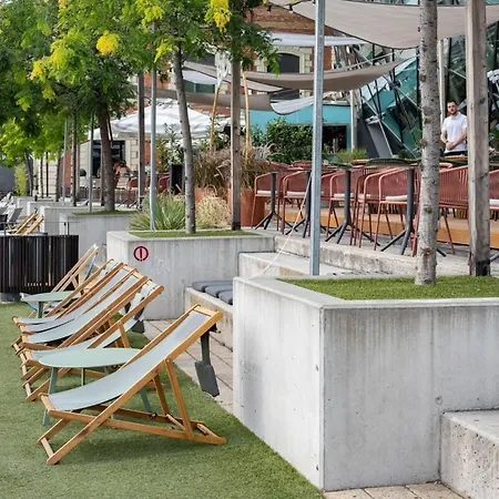 Cozy 4-bedroom & 3-bathroom For Groups Budapešť