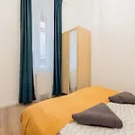 Cozy 4-bedroom & 3-bathroom For Groups
