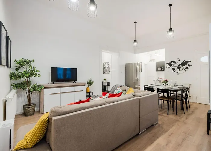 Cozy 4-bedroom & 3-bathroom For Groups